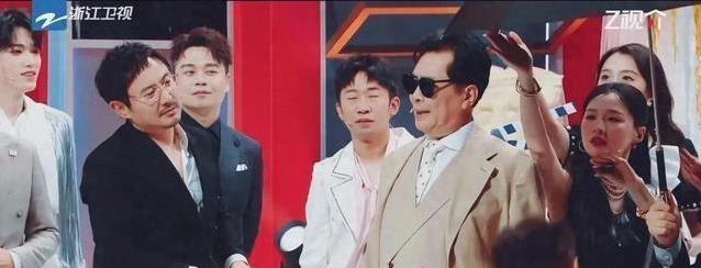 是没机会翻, 观众看得昏